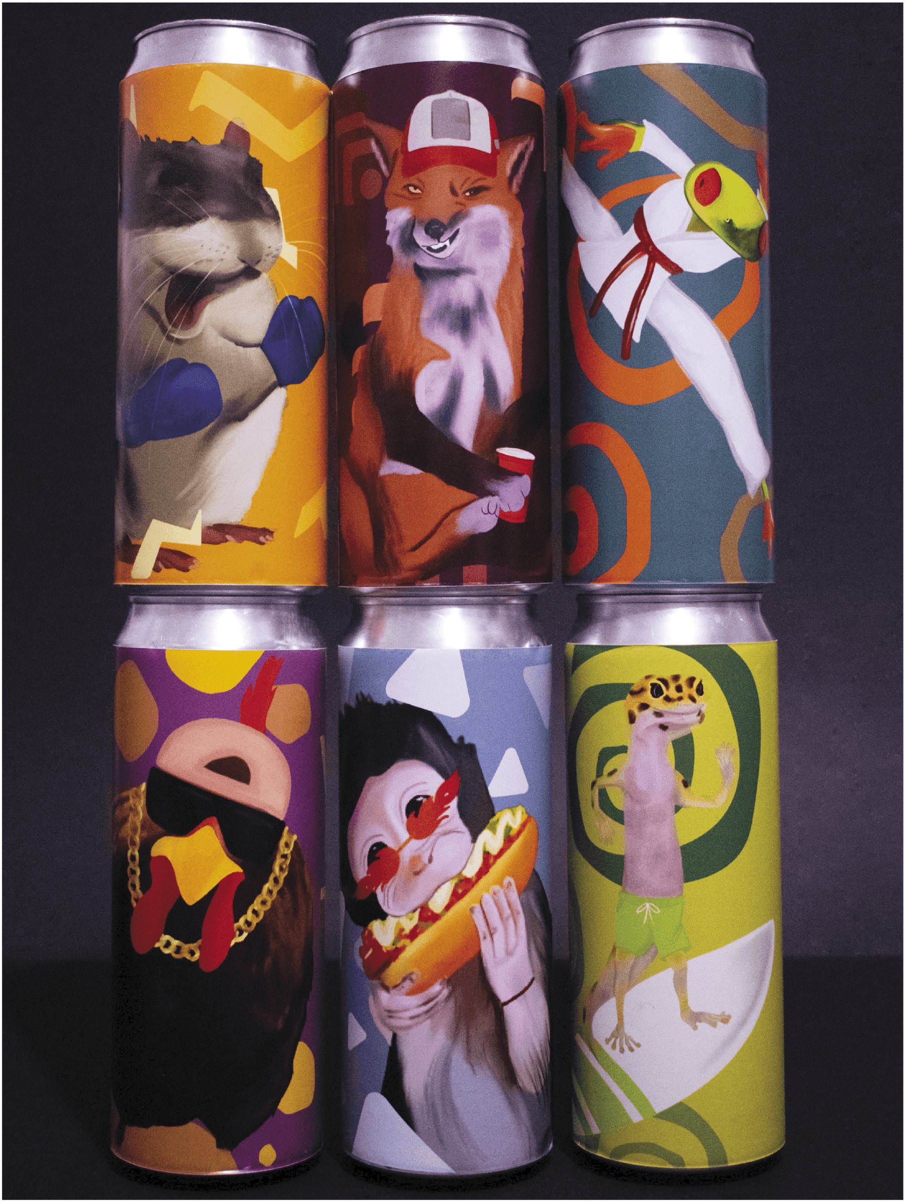 Seis latas Yunta apiladas y fotografiadas sobre fondo negro, con las ilustraciones de personajes a la vista.